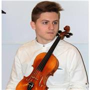 Profesor de música. 
Ya sea lenguaje música o cualquier otra materia.
Tengo 20 años.
No tengo ningún inconveniente con la edad que tenga el alumno